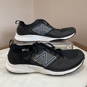 New Balance Black and White Athletic Shoes with Sleek Design